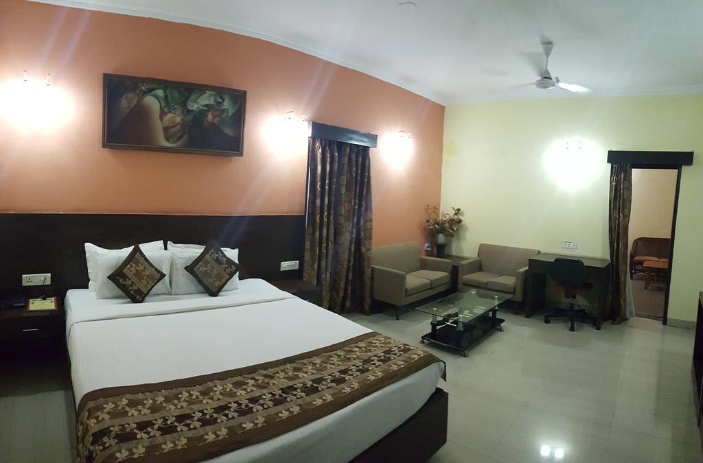 Green Villa Bed & Breakfast Нью-Дели Экстерьер фото